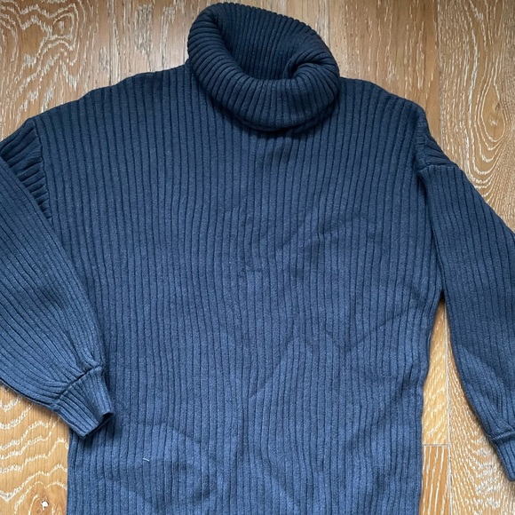 Oversized Turtleneck Sweater Dress - Picture 3 of 8